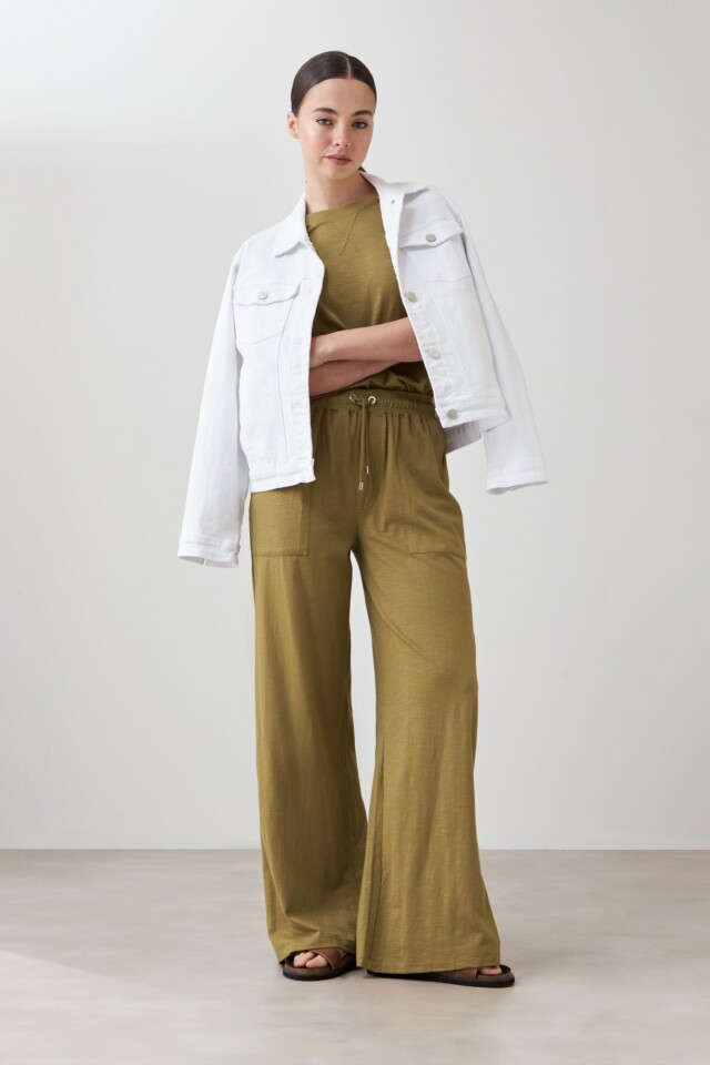 Pantalón con pretina elastizada verde oliva